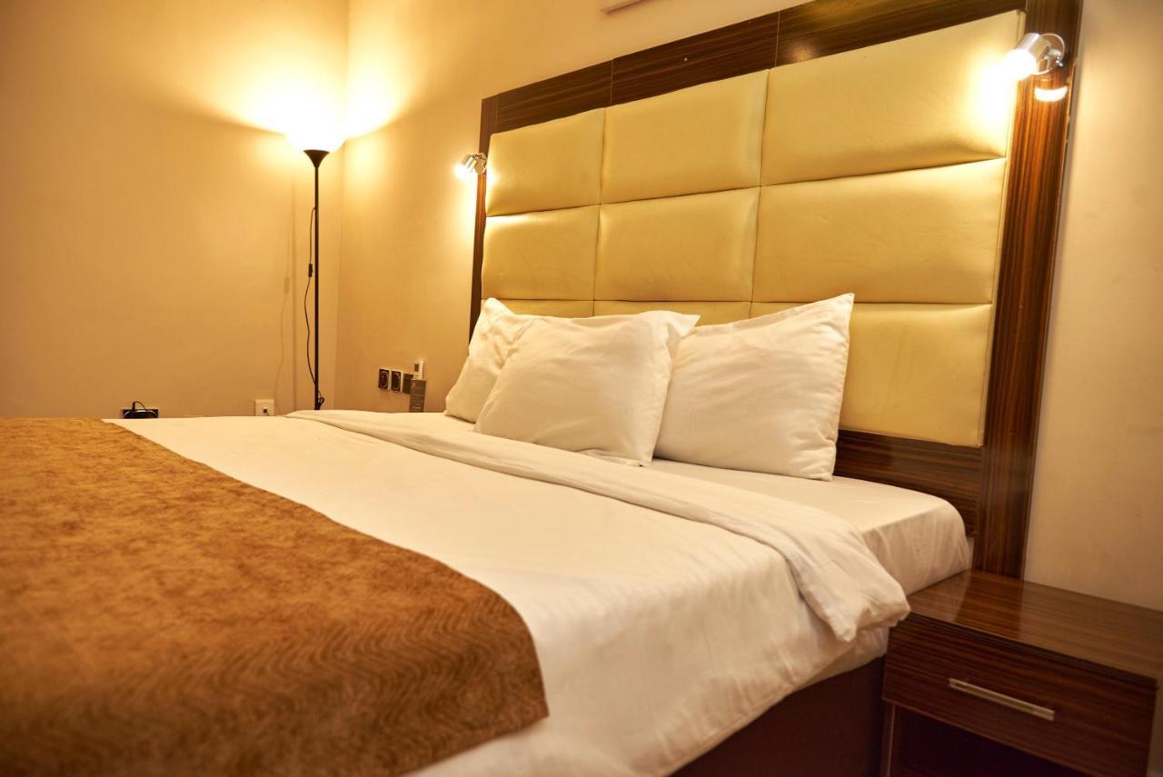 Mayfair Hotel Maitama Abuja Esterno foto