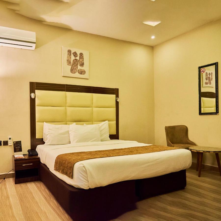 Mayfair Hotel Maitama Abuja Esterno foto